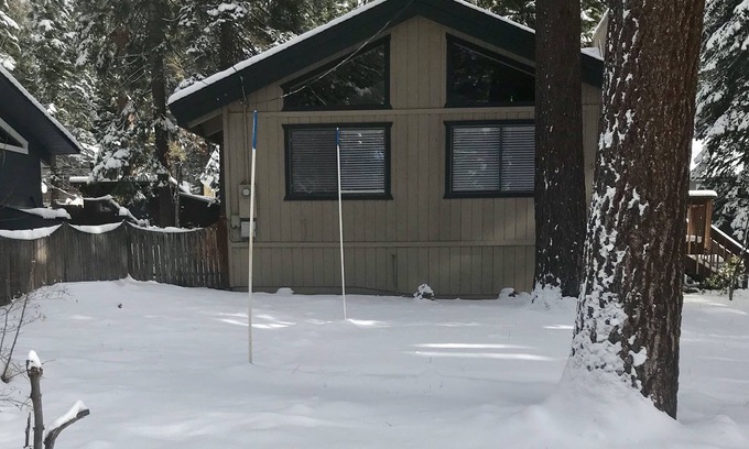Kings Beach Maison | À distance de marche du lac! Profitez d'une tranche de beauté de Tahoe et Kings Beach !!!