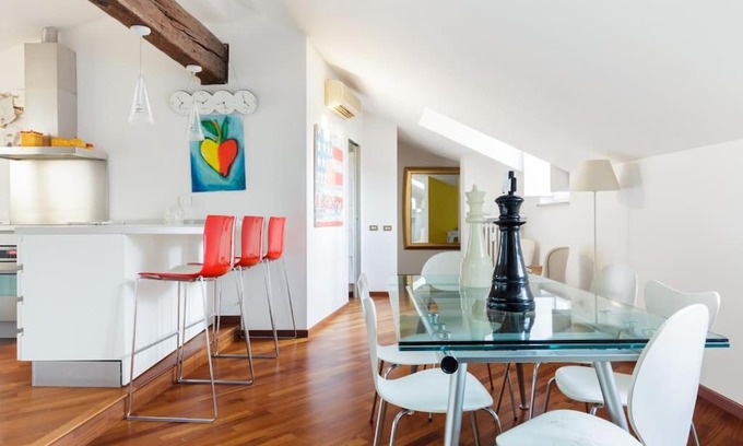 Centro Storico Appartement | Walking to the Duomo from a Luxury Penthouse