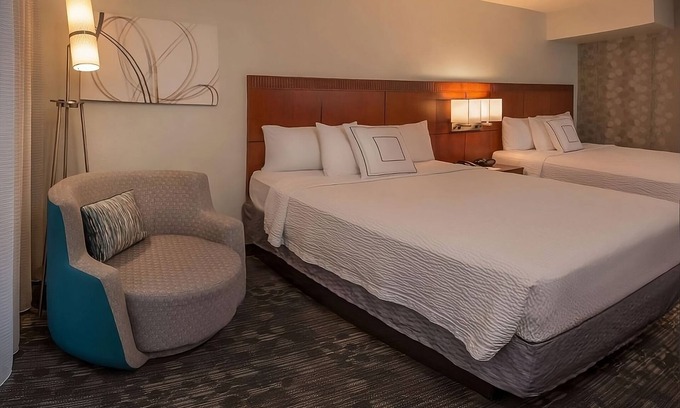 Rosslyn Appartement | Walking Tour at The Capitol! TWO Convenient 2BR Suites, Onsite Parking!