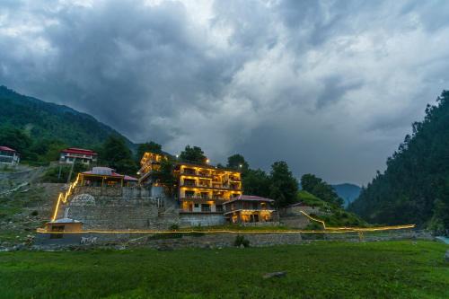 Kaghan Station Balnéaire | Walnut Riverside Resort