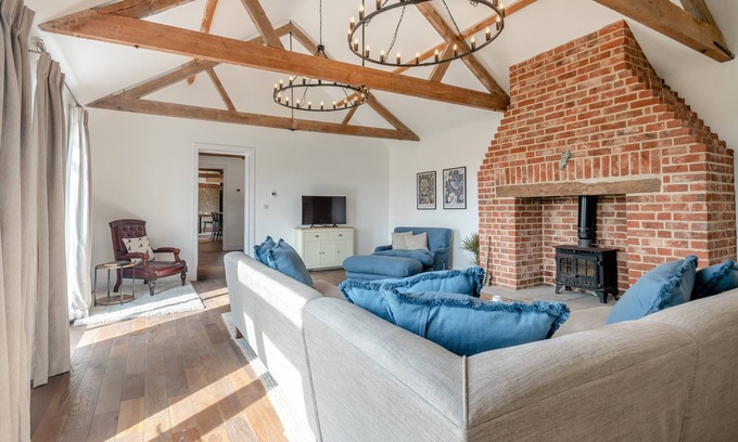 Foxley Maison | Walnut Tree Barn - Quatre Chambres Maison, Couchages 8