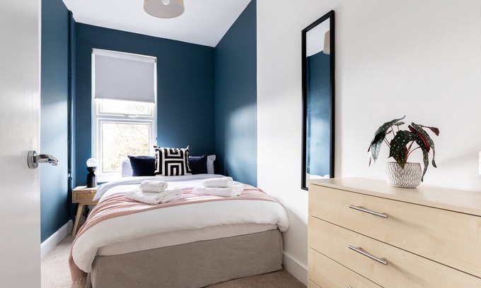 Hoe Street Maison | Walthamstow Gem: 3BR Urban Haven