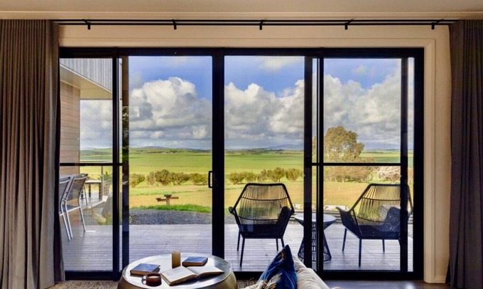 Yanakie Maison | Wamoon Retreat - The Apartment ~ Luxury Gateway to Wilsons Prom