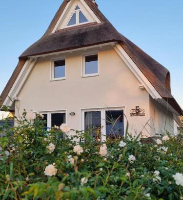 Am Salzhaff Maison | Wanderfalke - Ferienhaus mit Kamin und Sauna für 8 Personen