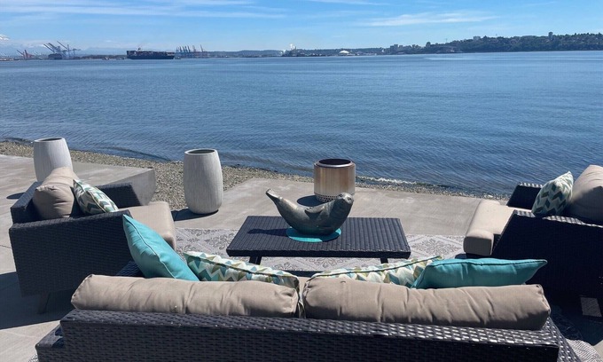 Tacoma Maison | Wanderlust Beach retreat is a home set directly on the beach in Browns Point.