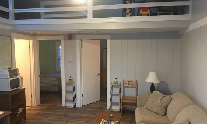 Dennis Port Copropriété | Warm and inviting 2 bedroom condo just steps from the Beach. Seaside 2 BR Condo