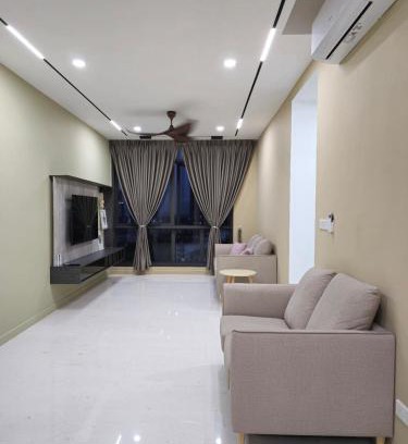 Central District Appartement | Warm Heart Stay 温欣居Sky88 4Guests 2Bed2Bath