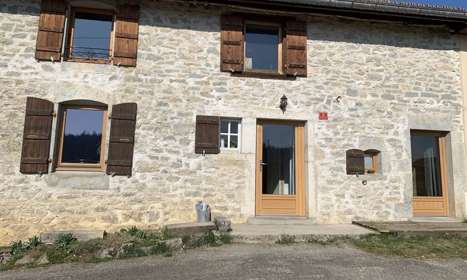 Prenovel Maison | Maison chaleureuse avec cheminée, 6 voyageurs.