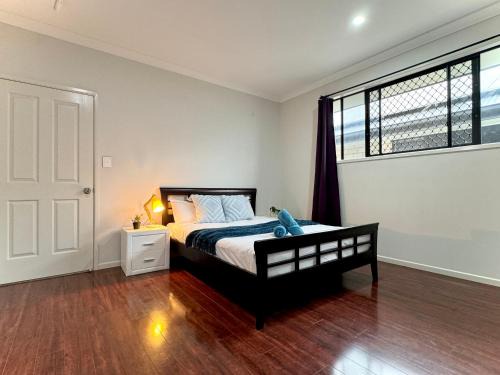 Coopers Plains Maison | Warm Welcome at Coopers Plains