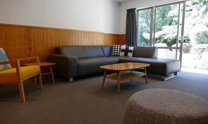 Upper Riccarton Maison | Warm & Welcoming on Athol
