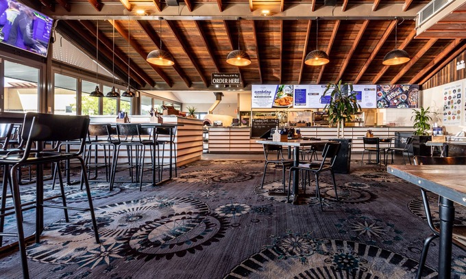 Warners Bay Hôtel | Warners At The Bay