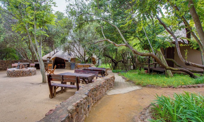 Magaliesberg Cabine | Warthogs Bush Lodge