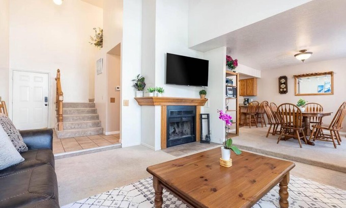 Cottonwood Heights Villa | Wasatch Grove - Prvt Hot Tub, Close to Resorts!
