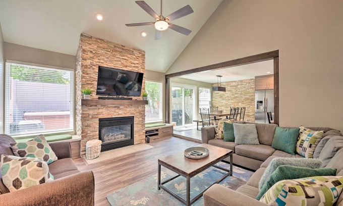 Cottonwood Heights Maison | Cottonwood Heights Townhome avec bain à remous privé!