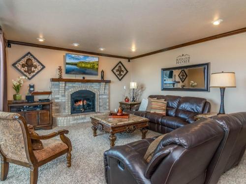 Draper Maison | Wasatch Retreat in Draper with Mtn Views Theater and Hot Tub