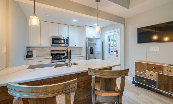 Northeast Maison | Washington DC Gem w/ Fenced Backyard