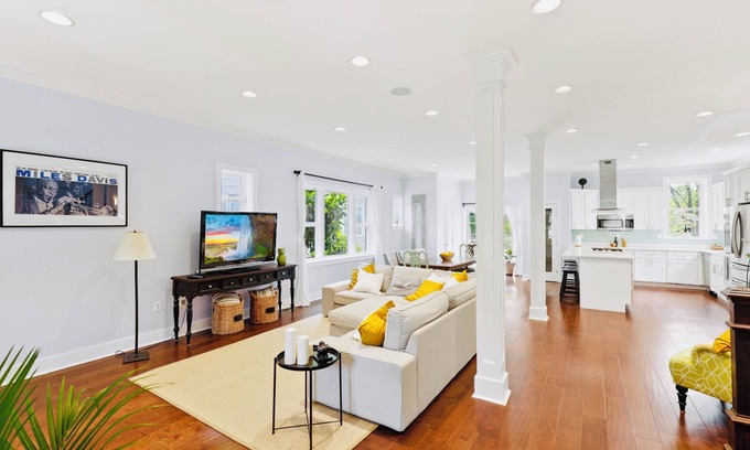 Takoma Maison | Washington DC Retreat! Elegant, Sunlit, Renovated Open-Plan Home
