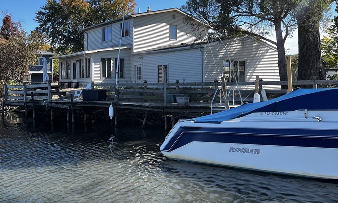 Estral Beach Maison | Waterfront 4 bedroom two full bath with arcade, kayaks and dock.