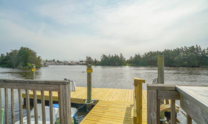 Little Egg Harbor Maison | Waterfront 4/2 House w/Boat Dock & Cottage. Bring Your Boat!
