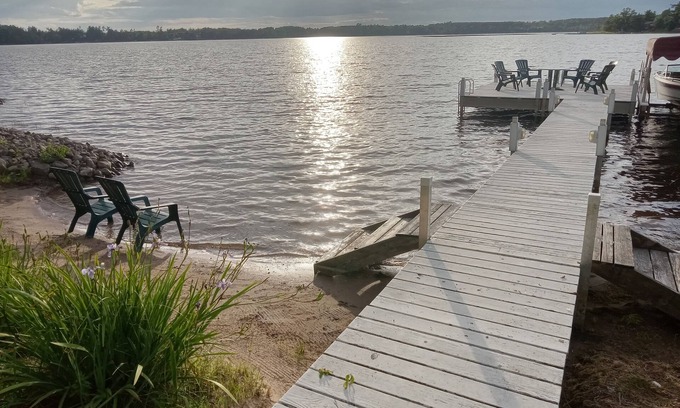 Markville Cabine | Water front cabin with sandy beach, sandy swim area. No stairs to lake.