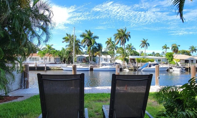 Harbor Village Copropriété | Water front condo with pool. Beautiful view. Walk to the beach.
