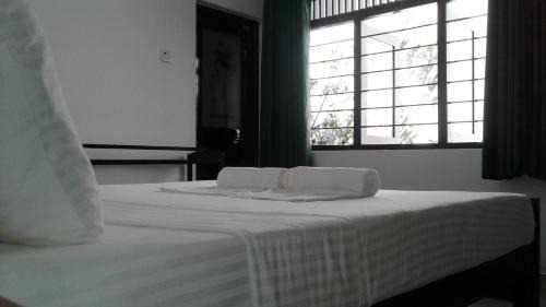 Anuradhapura Maison | Water Front Home Stay and Resort