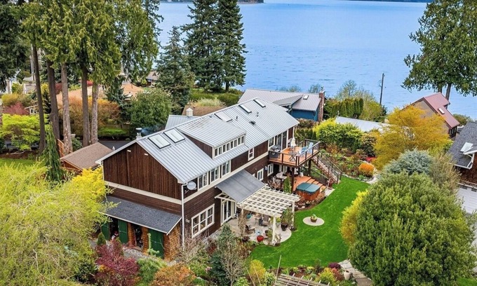 Langley Maison | Water/Mt Views, Hot Tub, Firepit
