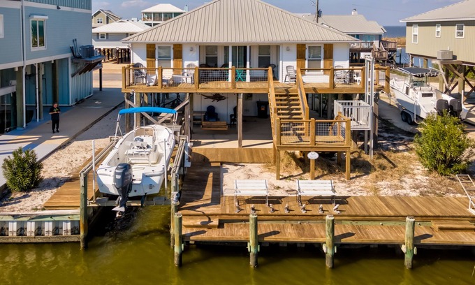 Silver Cay Maison | Water's Edge - Bateau, kayak ou pagaie depuis votre propre arrière-cour