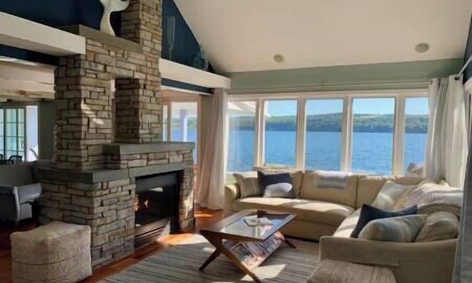 Ithaca Maison | Water's Edge on Cayuga Lake in Ithaca
