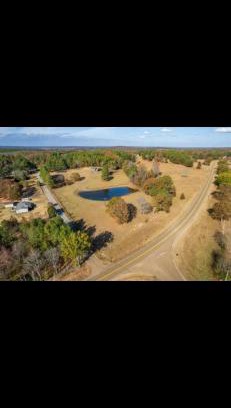 Water Valley Appartement | water valley, tiny home animal petting exp, fruit trees, fishing pond, stars, camping ect