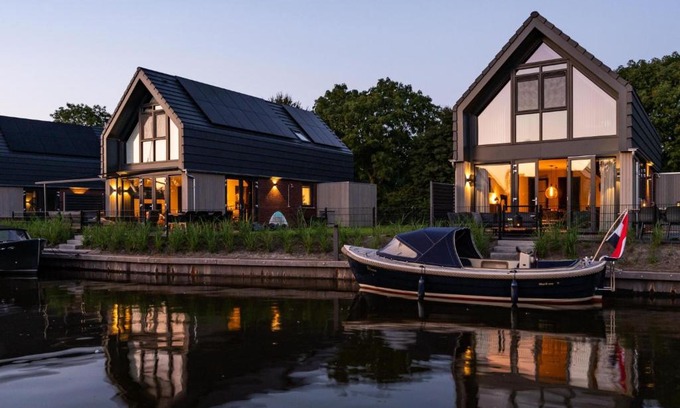 Balk Maison | Water Villa in Balk with Private Jetty