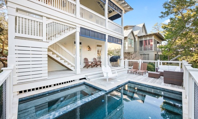Cottage District Maison | WaterColor! Private Pool, Spa, LSV, & Bikes! Easy Walk to Seaside!