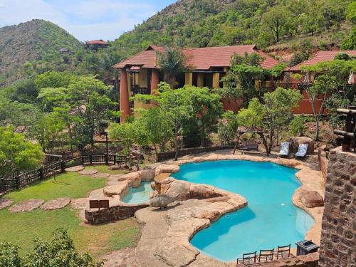 Kranspoort Vakansiedorp Cabine | Waterfall Safari Lodge