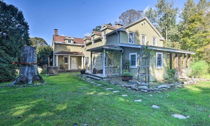 Hollowville Maison | Waterfalls and Trails at The Mills At Green Hole
