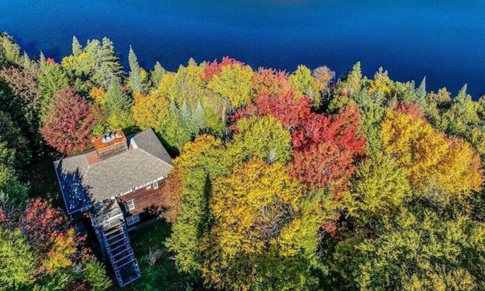 Saint-Faustin-Lac-Carre Cottage | GORGEOUS WATERFRONT CHALET: LONG TERM RENTAL AT DISCOUNTED RATE