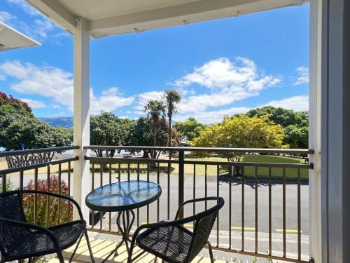 Akaroa Appartement | Waterfront 2-Bedroom Harbour View Apartment