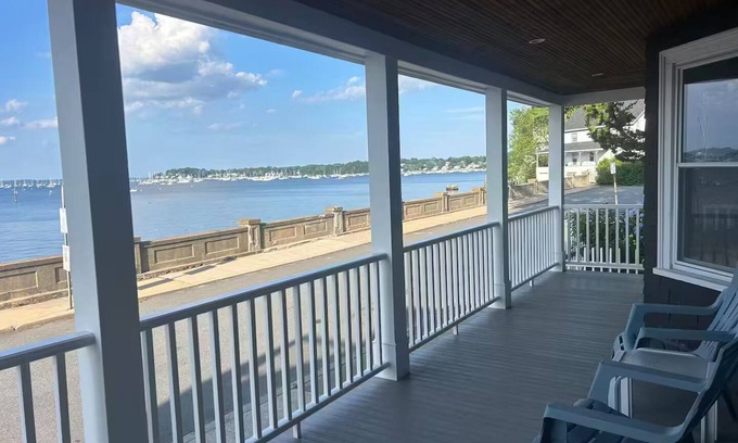 Salem Appartement | Waterfront 2 Bedroom Unit