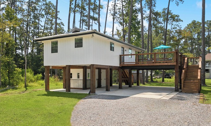 Covington Maison | Waterfront 2BR/1BA – Fully Furnished Home in Covington, LA