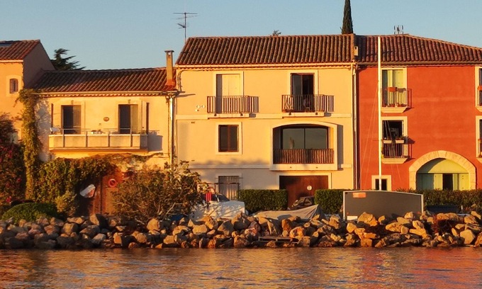 Bouzigues Appartement | appartement les pieds dans l 'eau