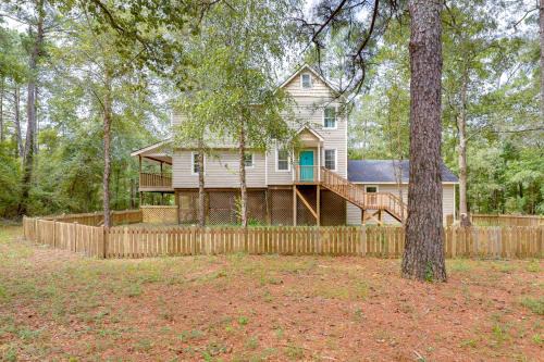 Burgaw Maison | Waterfront Burgaw Vacation Rental with Private Yard!