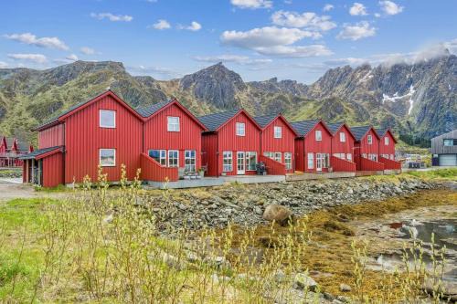 Ballstad Maison | Waterfront cabin in the middle of Lofoten
