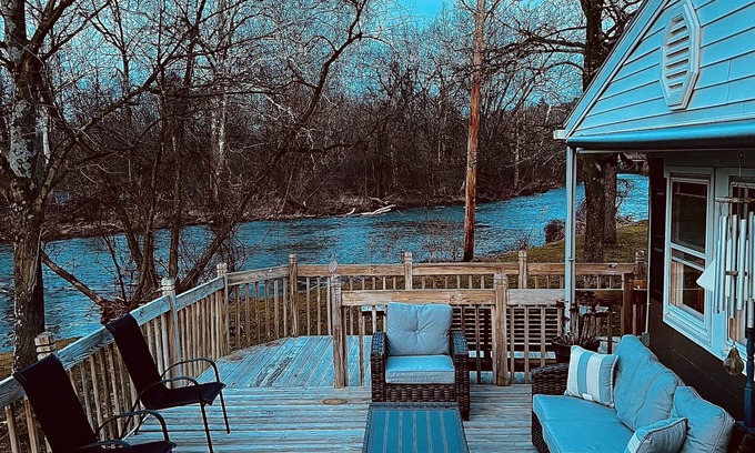 Laurelton Cabine | Waterfront Cabin on Penn's Creek