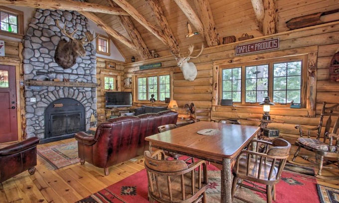 Center Conway Maison | Waterfront Conway Vacation Rental with Deck!