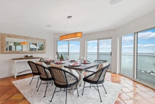 Meaford Maison | Waterfront Cottage on Georgian Bay w Hot Tub