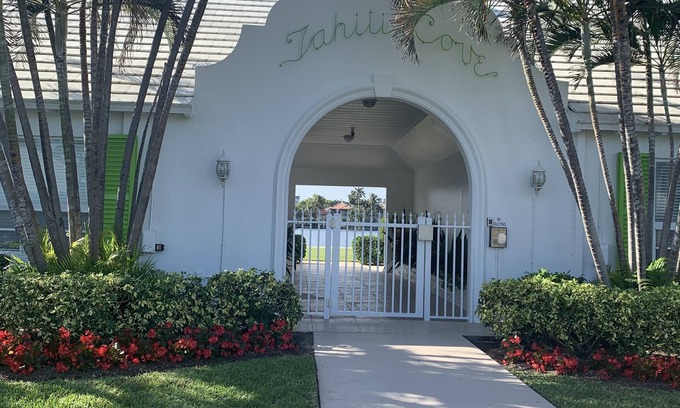 Delray Beach Appartement | Waterfront east Delray Beach, spectacular views, walk to beach and Atlantic Ave!