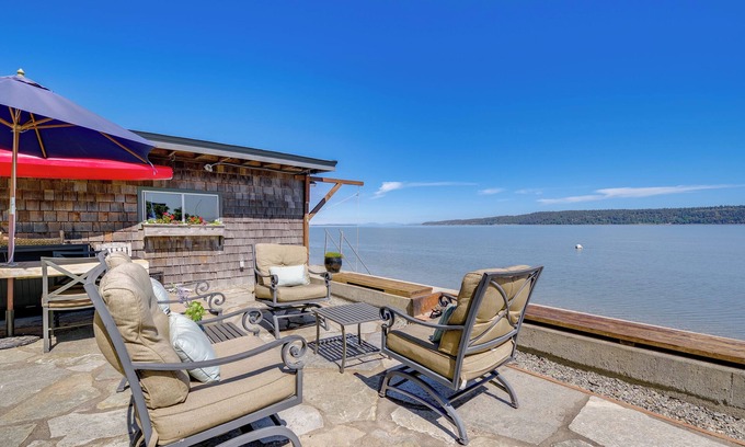 Camano Island Cabine | Waterfront Gem w/ 2 Patios on Camano Island