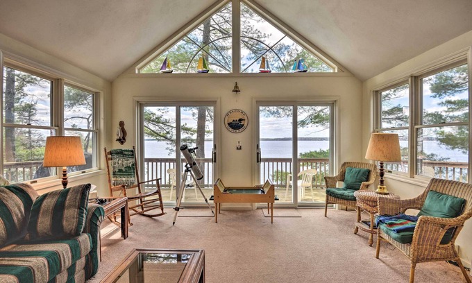 Hammond Cottage | NOUVEAU! Bord de l'eau Hammond Home w / Grill + Dock Bateau!