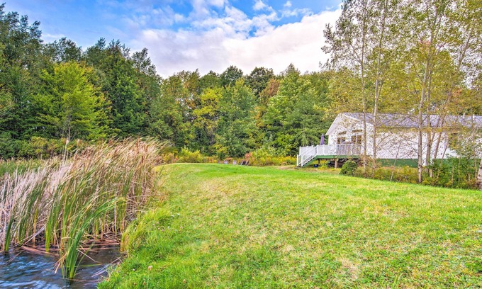 Union Dale Maison | Waterfront Hideaway ~ 3 Mi to Elk Mountain!