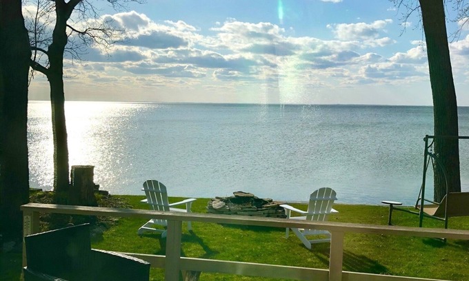 Luxemburg Maison | WATERFRONT HOME. Gorgeous Sunsets. Sleeps 5!