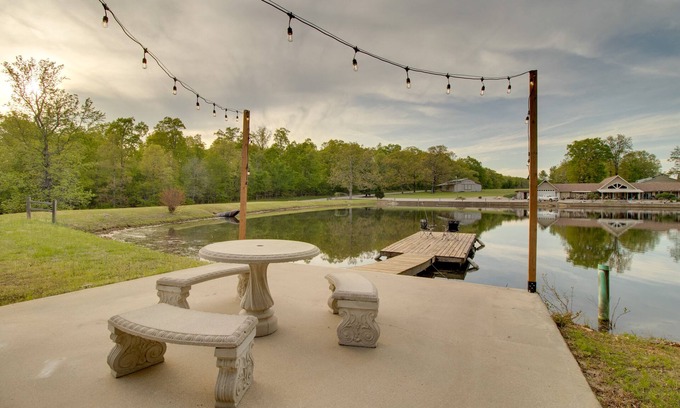 Poplar Bluff Appartement | Waterfront Home Near Mark Twain National Forest